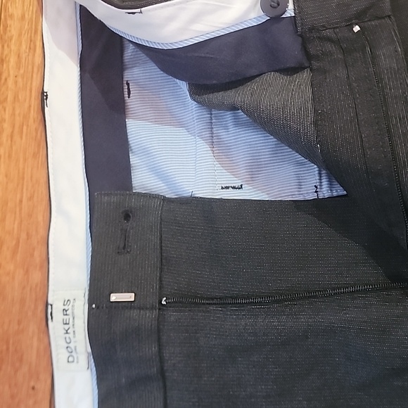 Mens Dockers Straight Fit dress pants Size 40 x 32  EUC - Picture 5 of 7